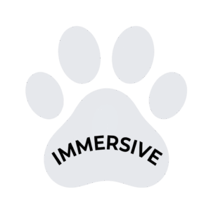 学び舎Immersiveのロゴ２｜銀色の猫の肉球に黒の文字でImmersive
